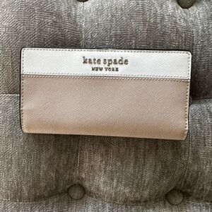 Kate Spade Beige/White Slim Bi-Fold Wallet